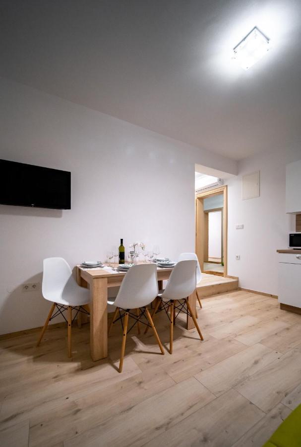 Apartments Arbis Lopar Eksteriør billede