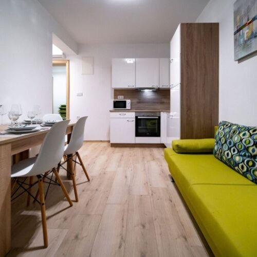 Apartments Arbis Lopar Eksteriør billede