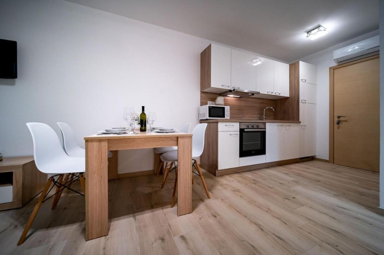 Apartments Arbis Lopar Eksteriør billede