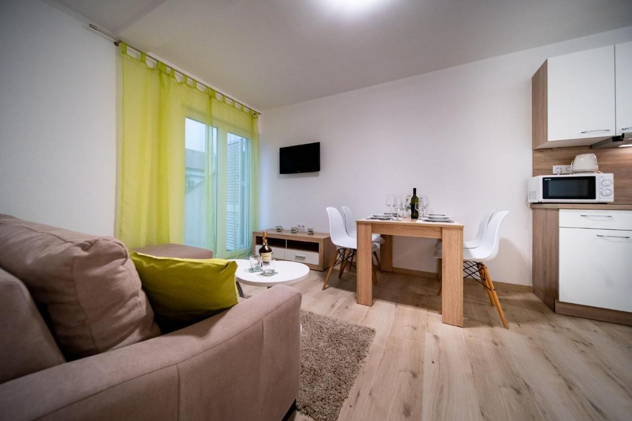 Apartments Arbis Lopar Eksteriør billede