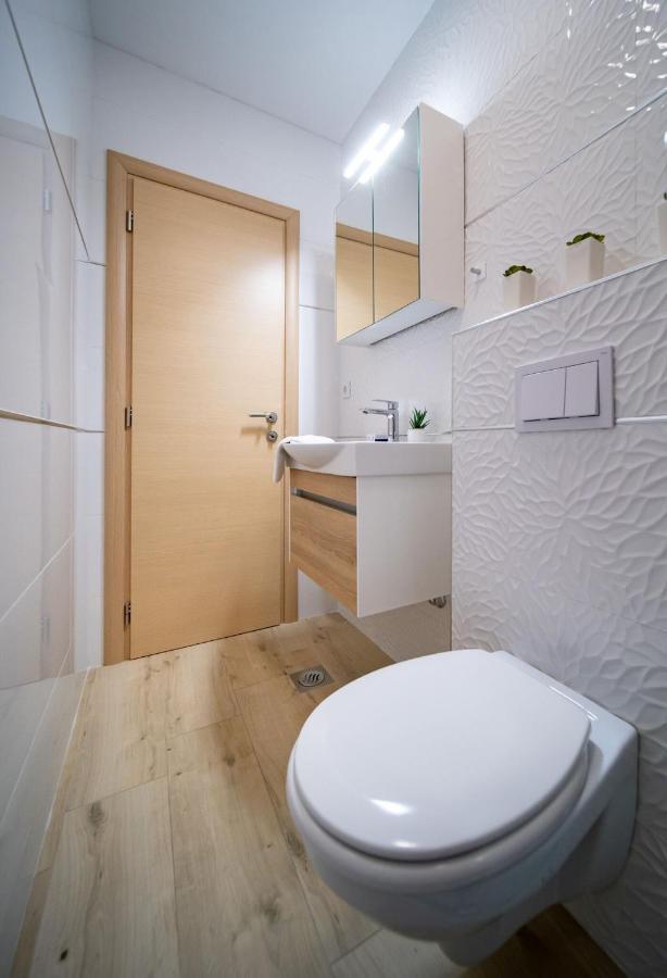 Apartments Arbis Lopar Eksteriør billede
