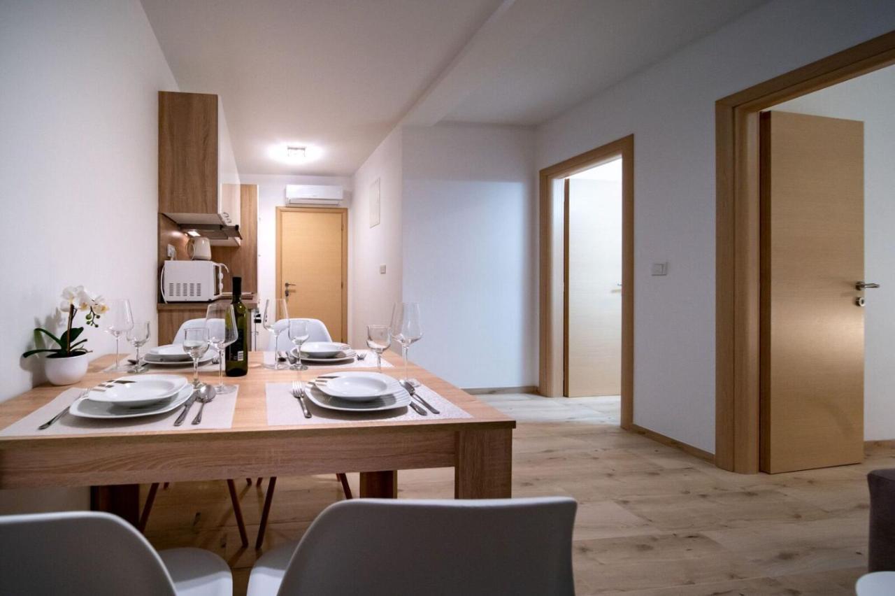 Apartments Arbis Lopar Eksteriør billede