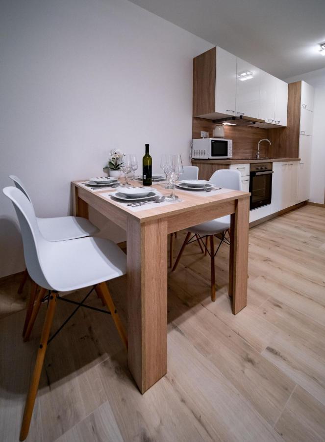 Apartments Arbis Lopar Eksteriør billede